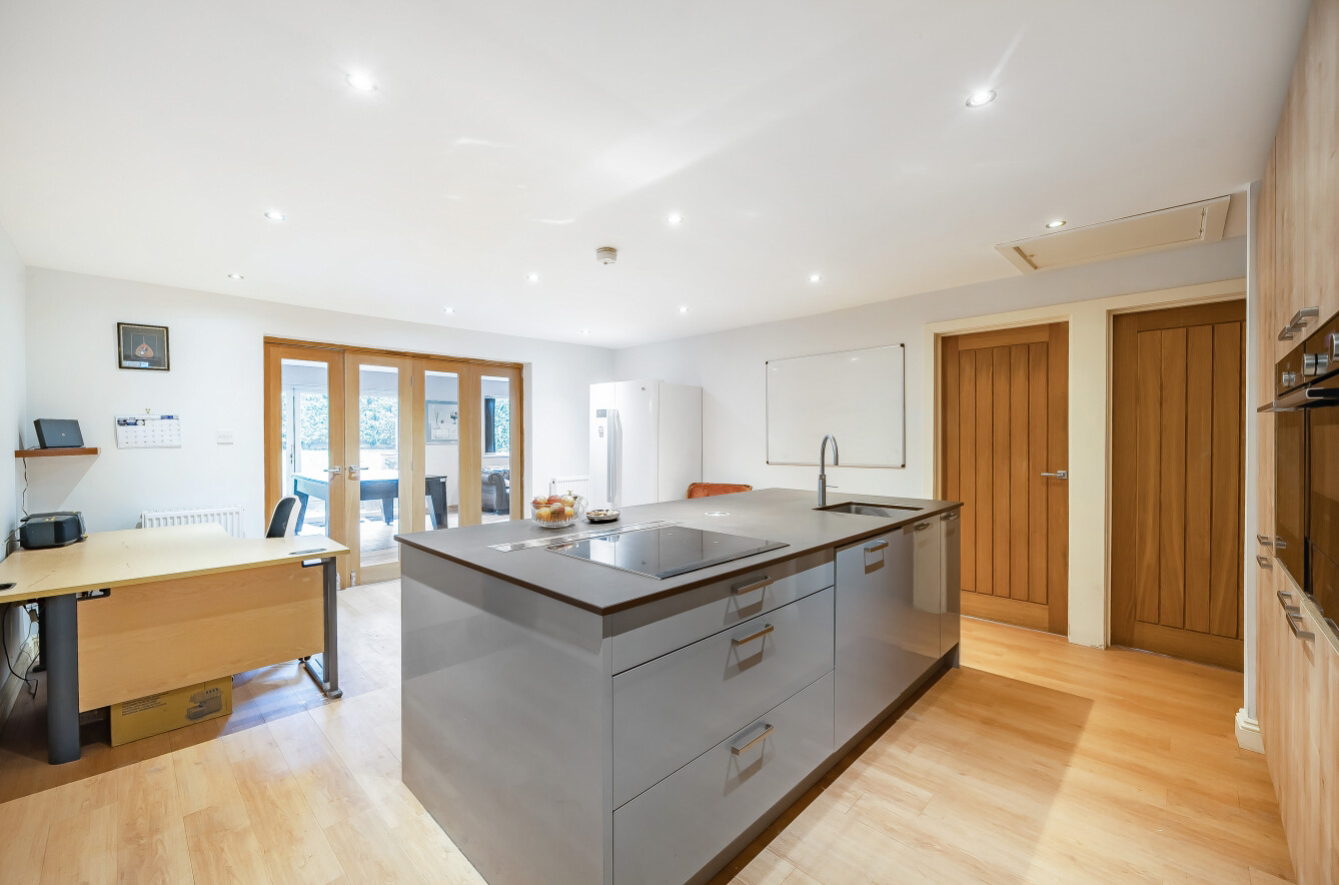 13 High Ash Crescent, Leeds, photo 6