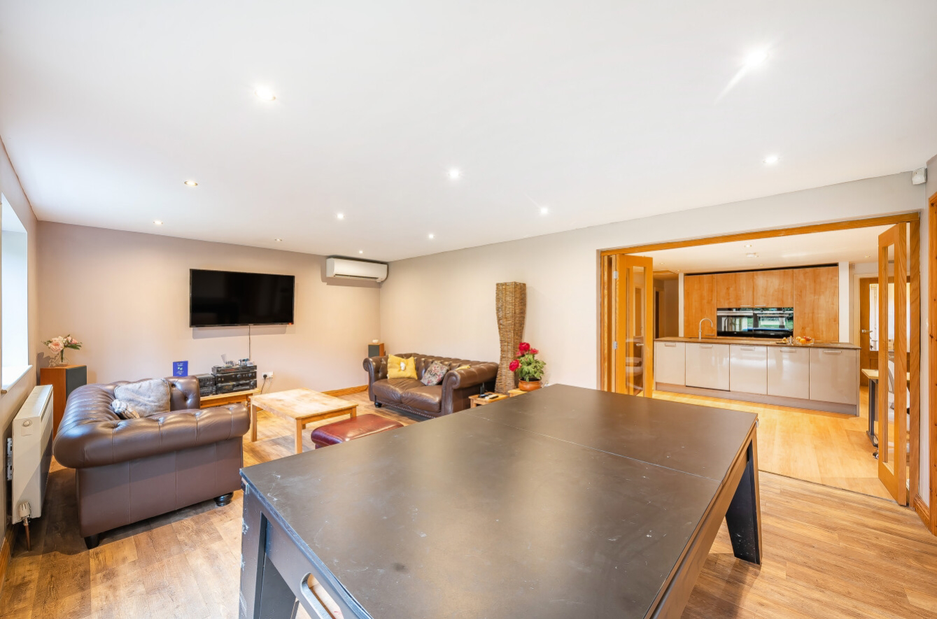 13 High Ash Crescent, Leeds, photo 16