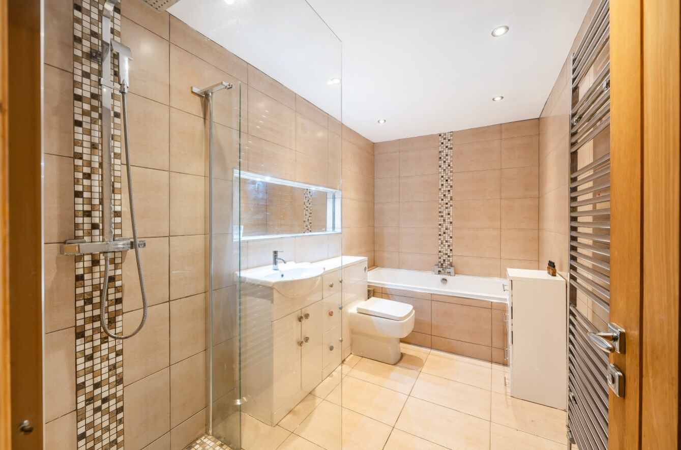 13 High Ash Crescent, Leeds, photo 9