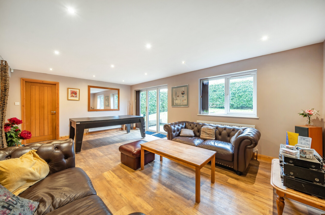 13 High Ash Crescent, Leeds, photo 2