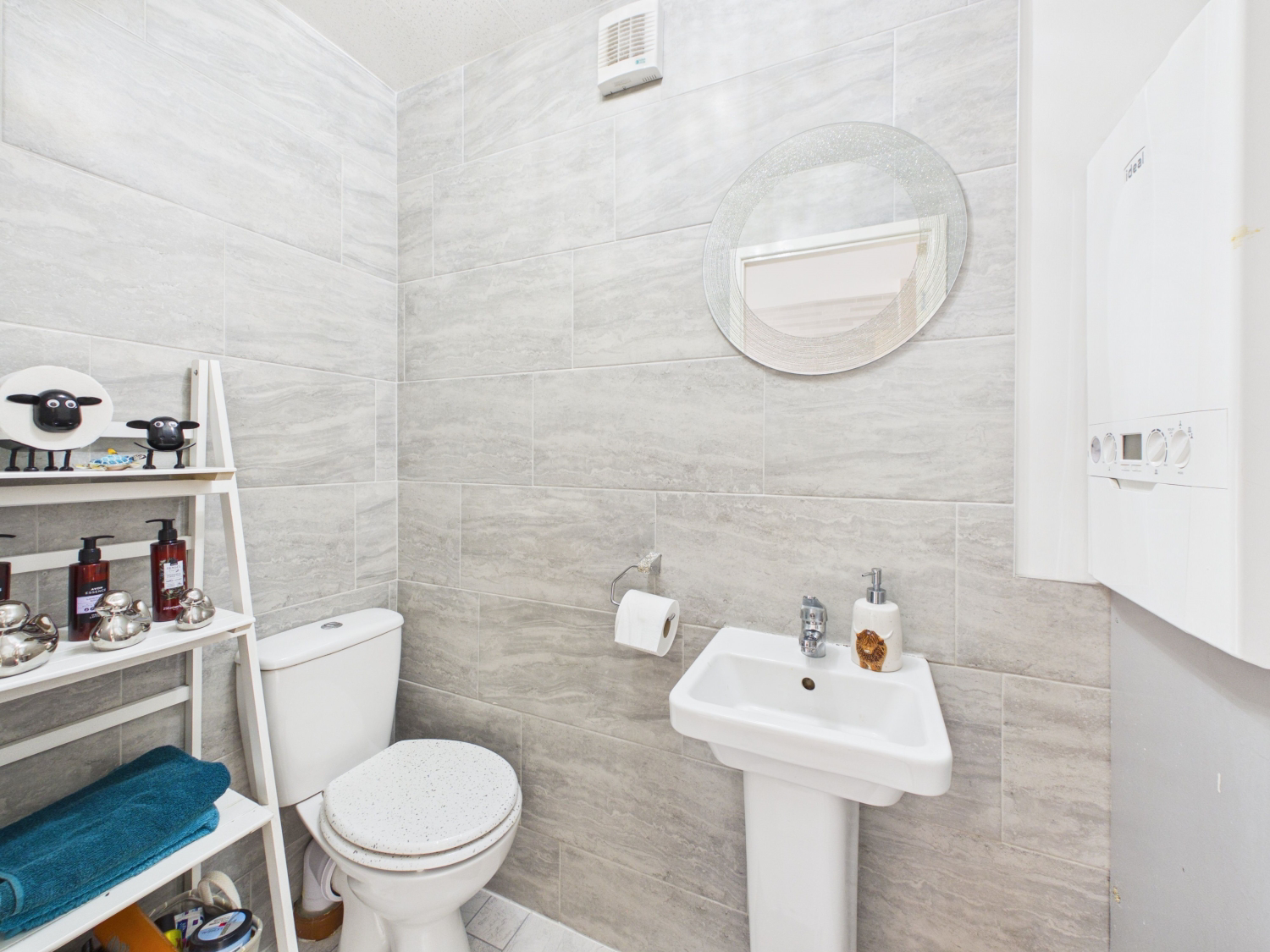 Bradford Road, Tingley, Wakefield, West Yorkshire, WF3, photo 12
