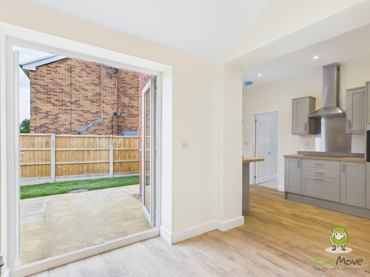 2 Sunny View Holt Road, Cross Lanes, Cross Lanes, Wrexham, photo 3