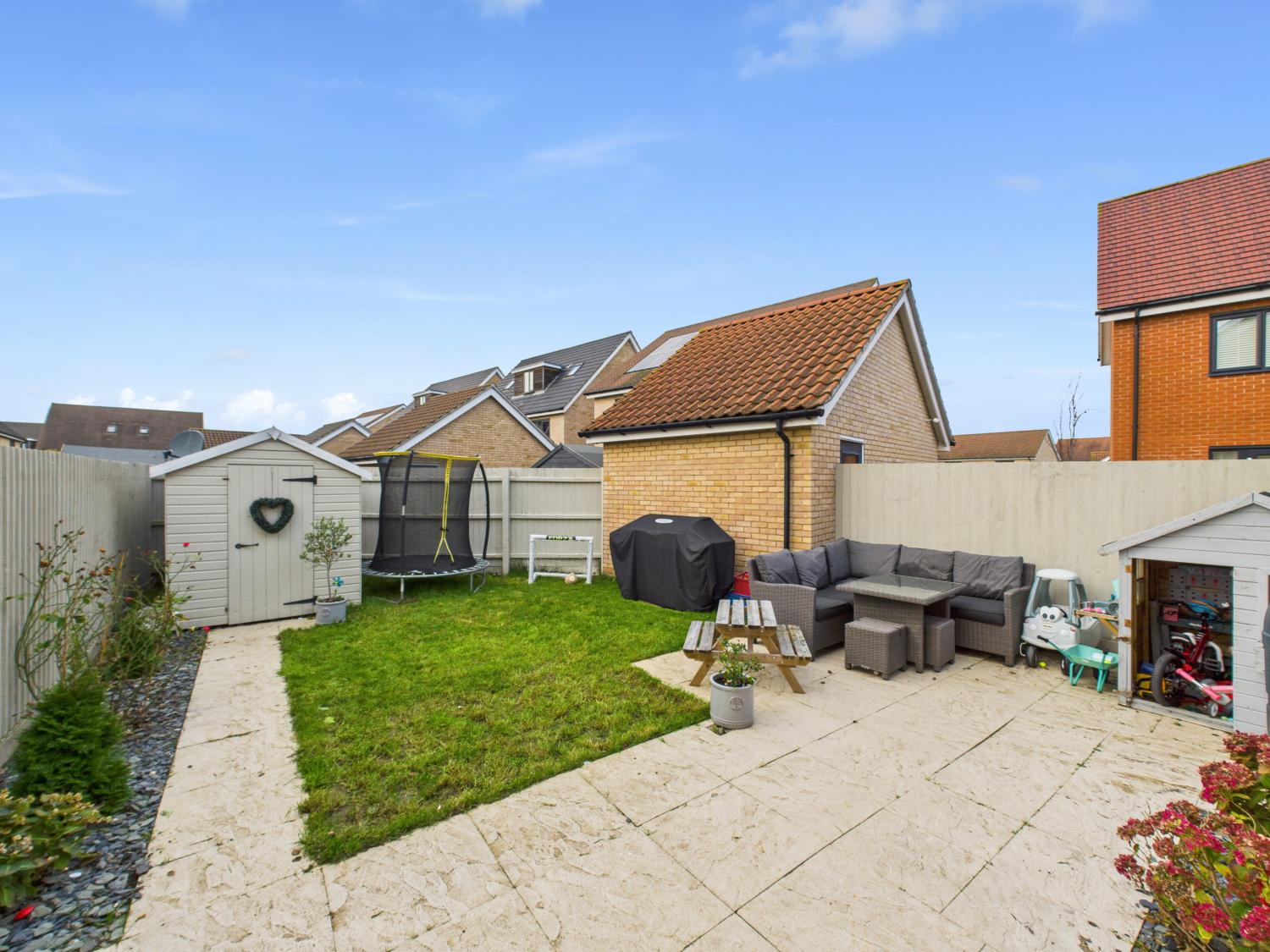 Gladiator Road, Upper Cambourne, Cambridge, Cambridgeshire, CB23, photo 3