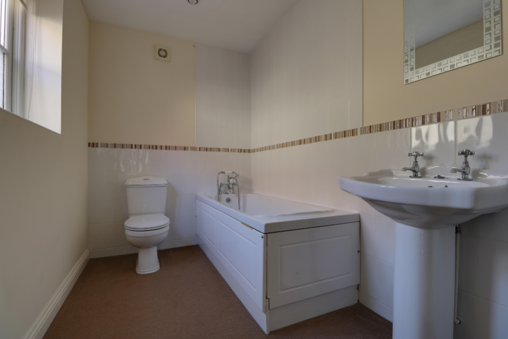 High Street, Colsterworth, Lincs, photo 15