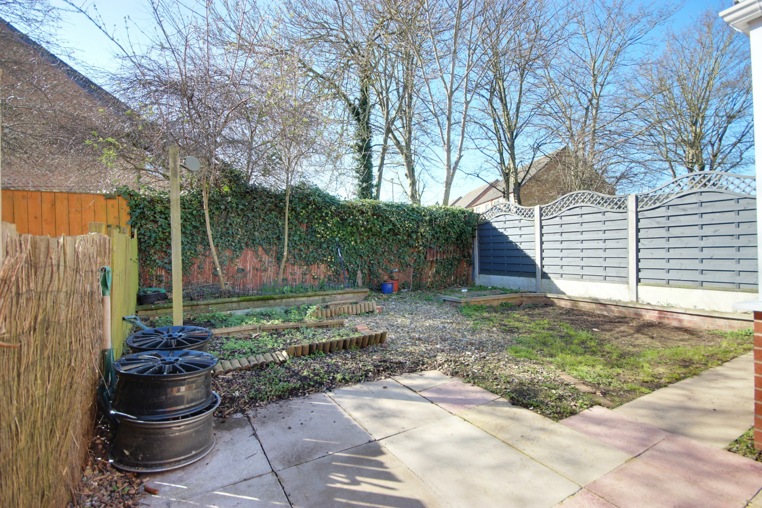 37 Bielby Drive, Beverley, photo 2