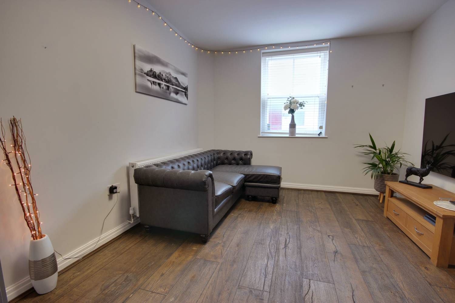 1 Lounge B