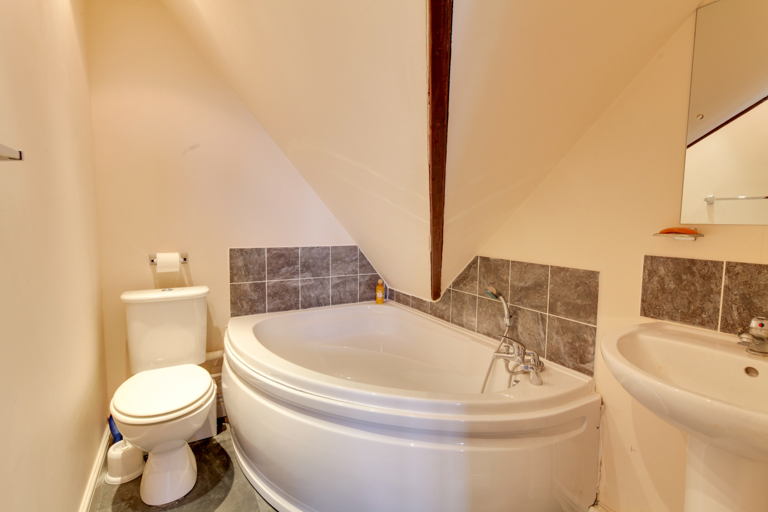Five Gables, Lower Ferry Lane, Callow End, WR2 4UN, photo 11