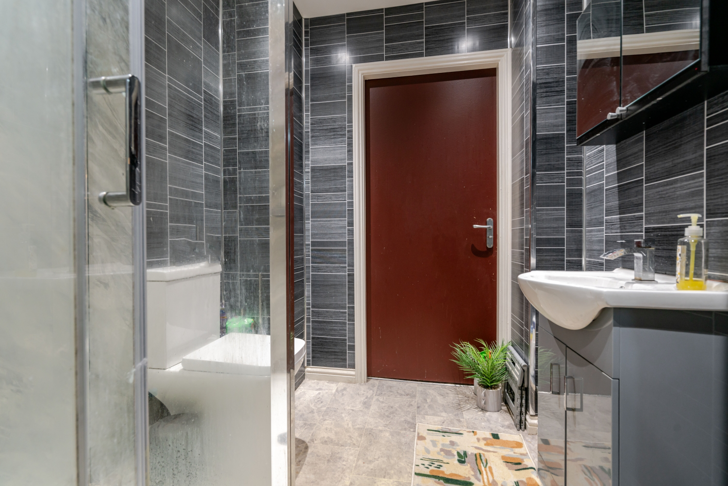 Family Bathroom - Copper Place - EweMove