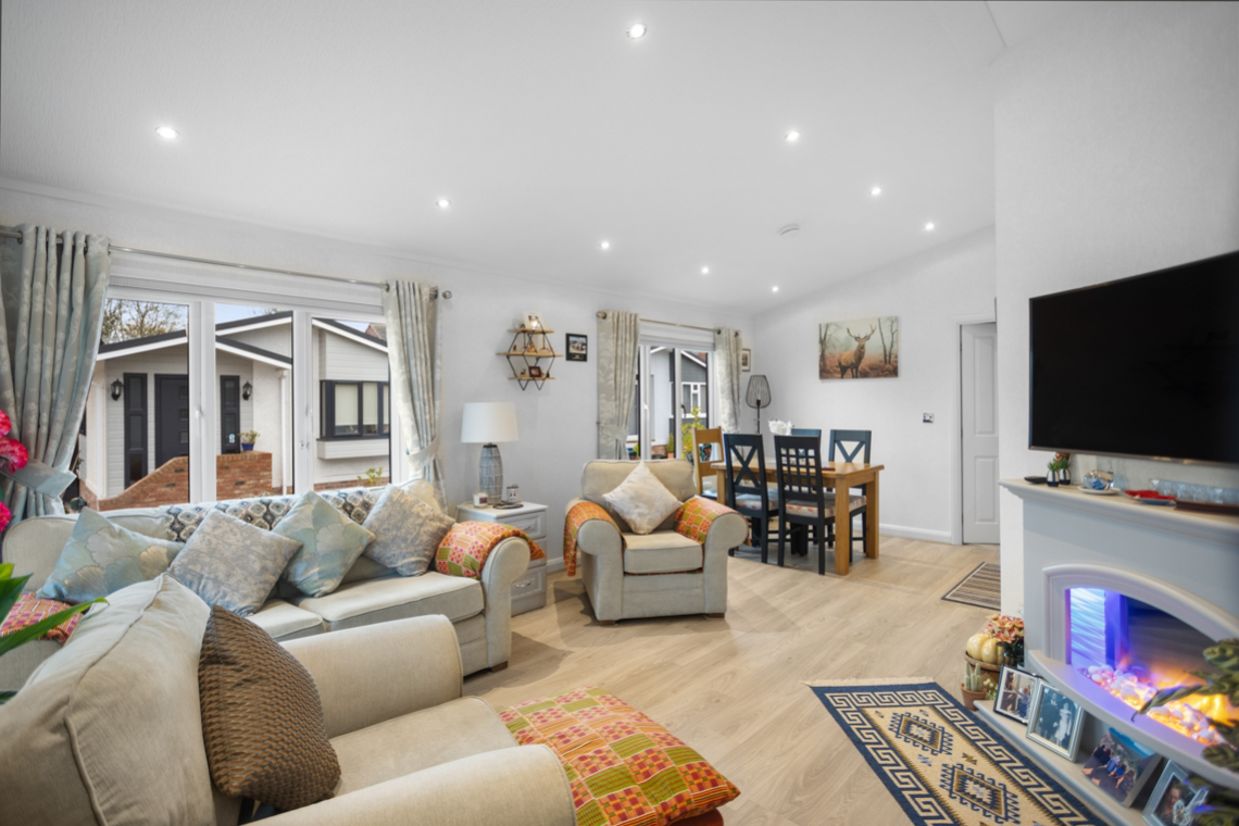5 the Grange Moorbarns Lane, Lutterworth, photo 2