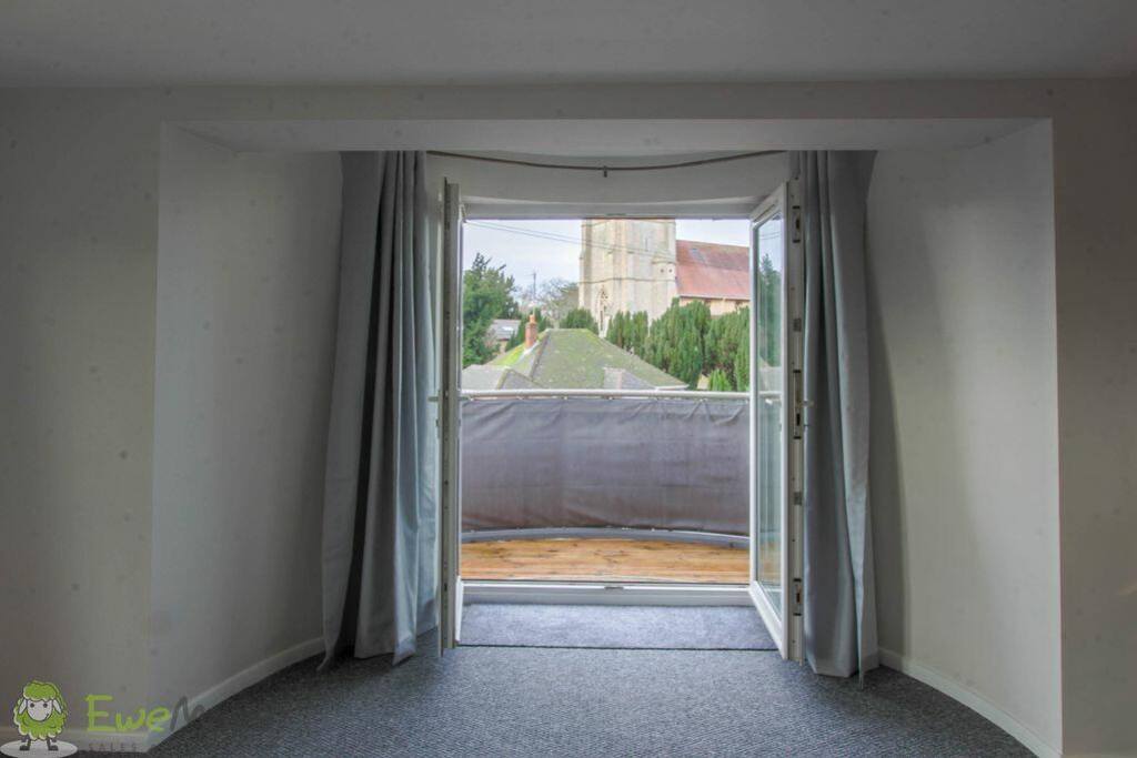 Flat 6 The Hawthorns, 26 Church Road, St. Marks, Cheltenham, photo 5