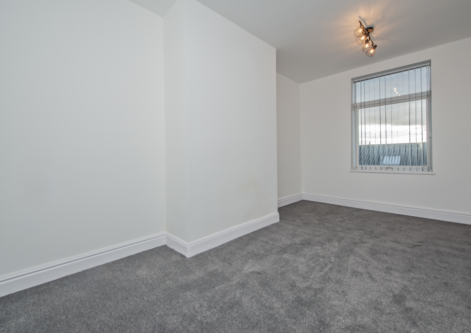 36 Chickenley Lane, Dewsbury, photo 11