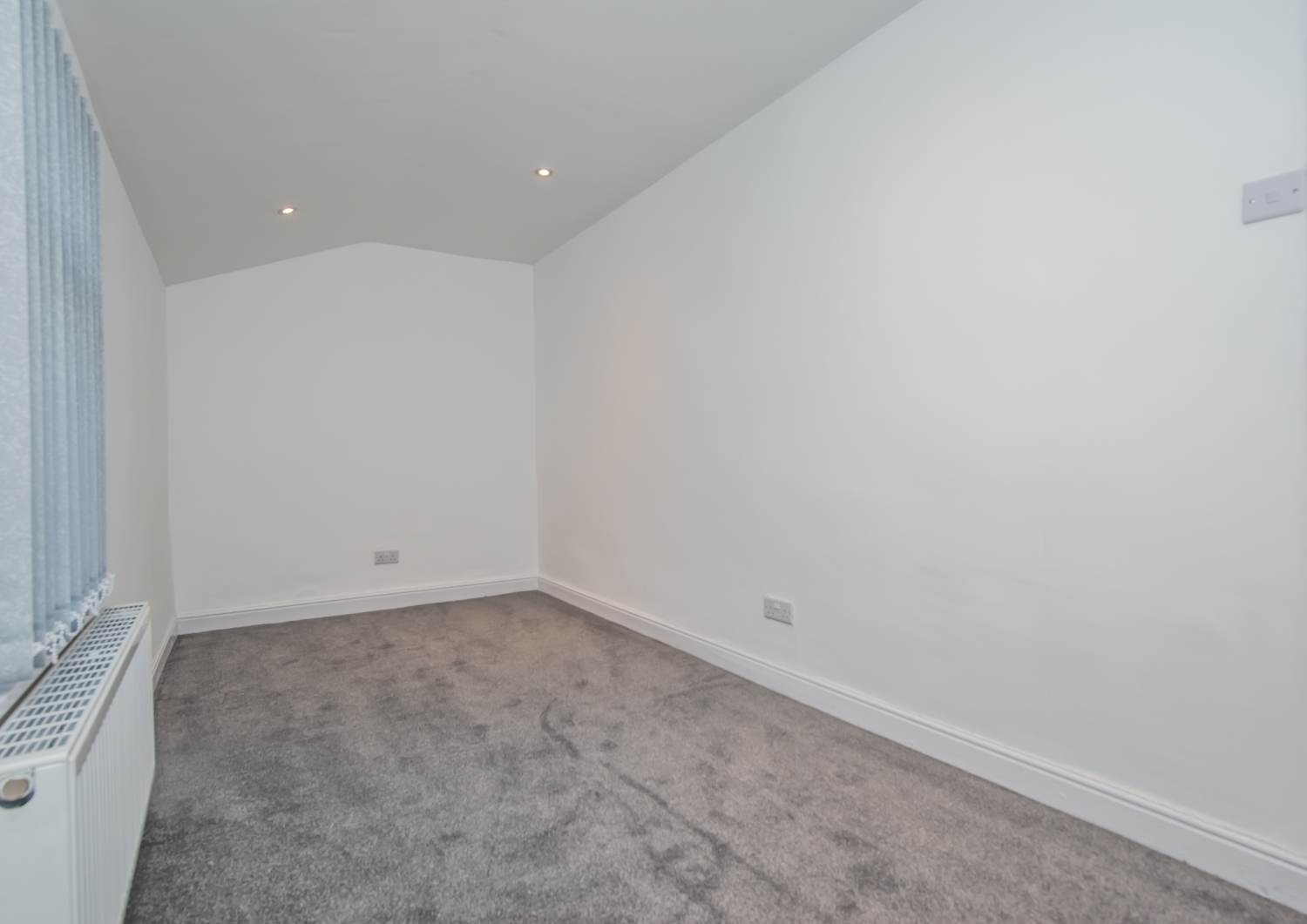 36 Chickenley Lane, Dewsbury, photo 14