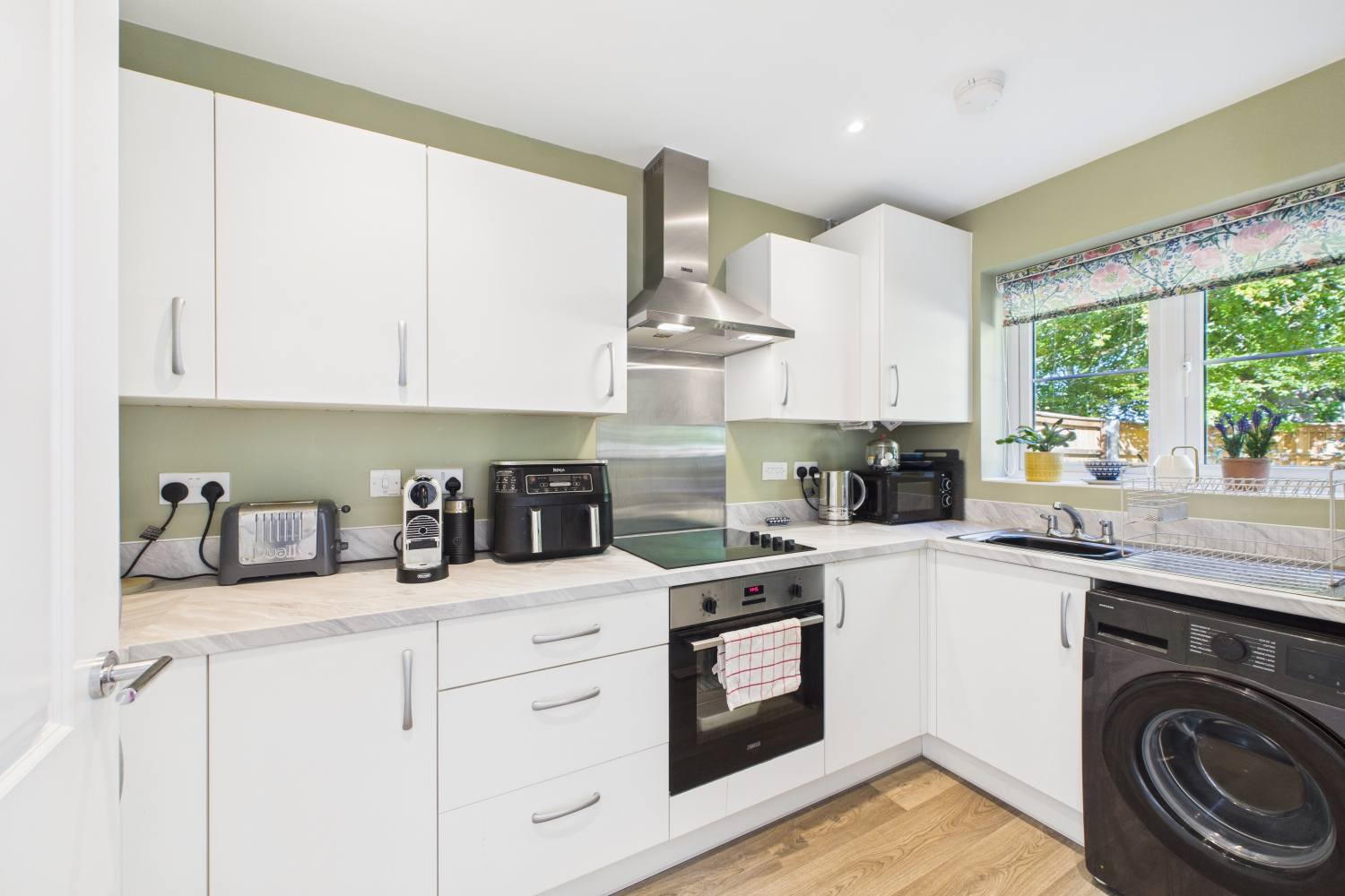 Castle Close, Ketton, Stamford, Lincolnshire, PE9, photo 3