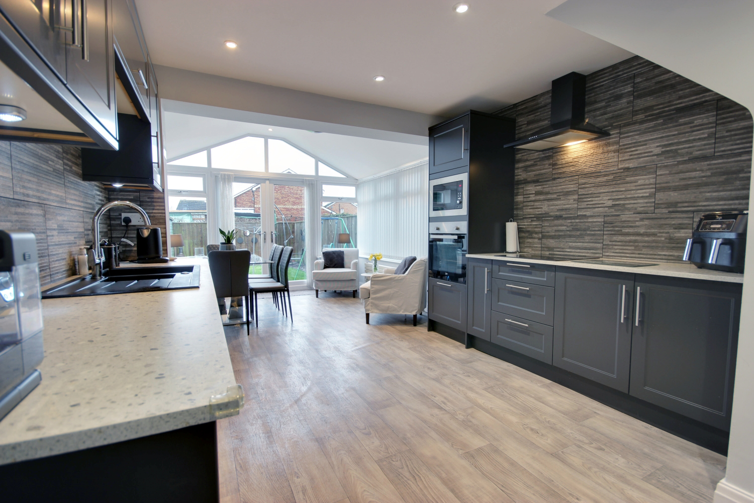 20 Bielby Drive, Beverley, photo 2