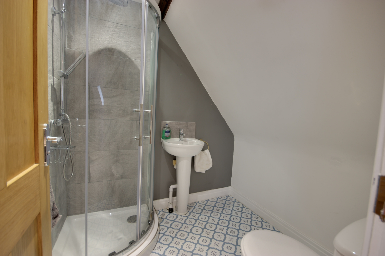 1 Bed 1 Ensuite
