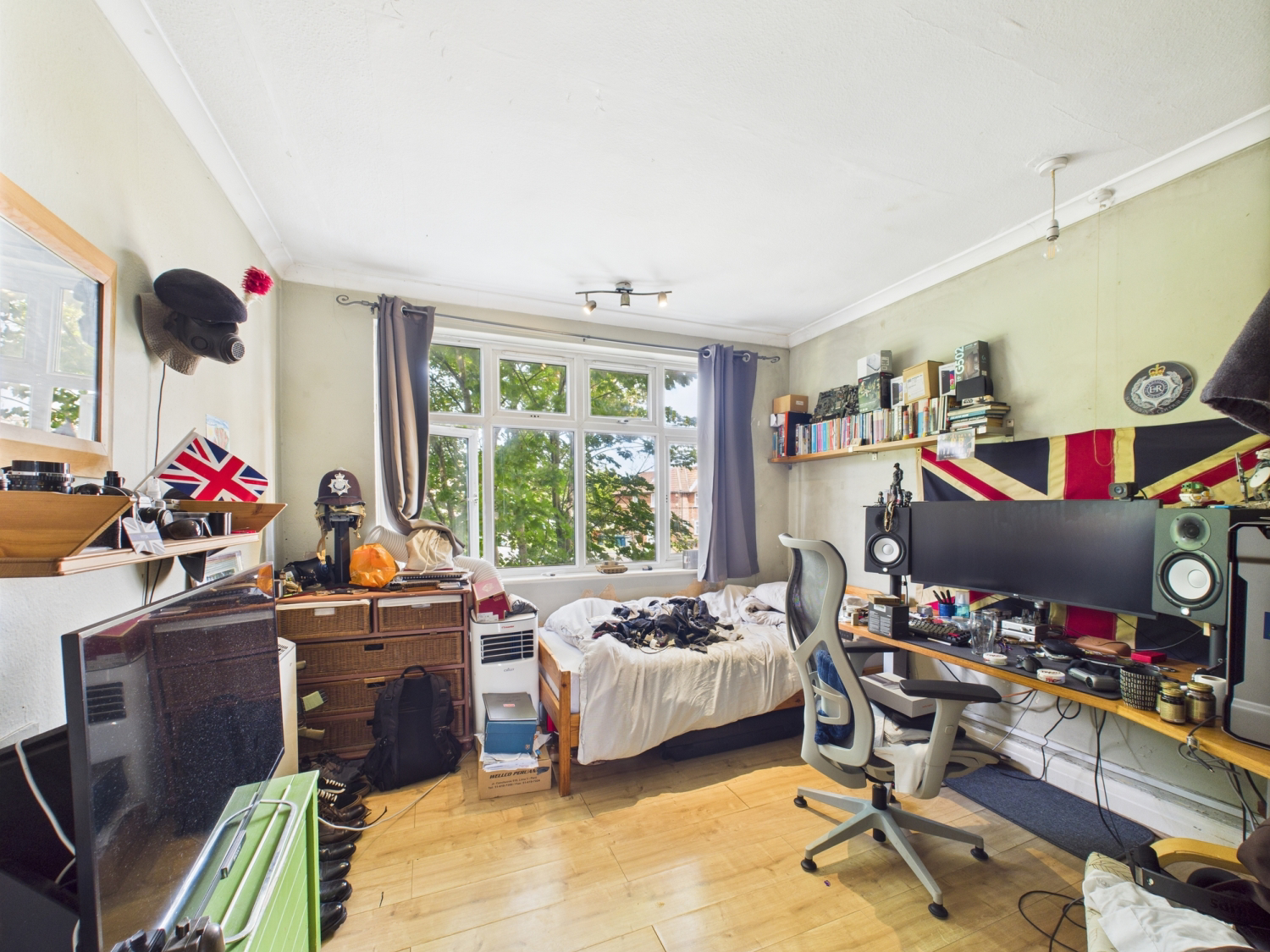 Albany Court Blundell Road, Edgware, Middlesex, HA8, photo 5