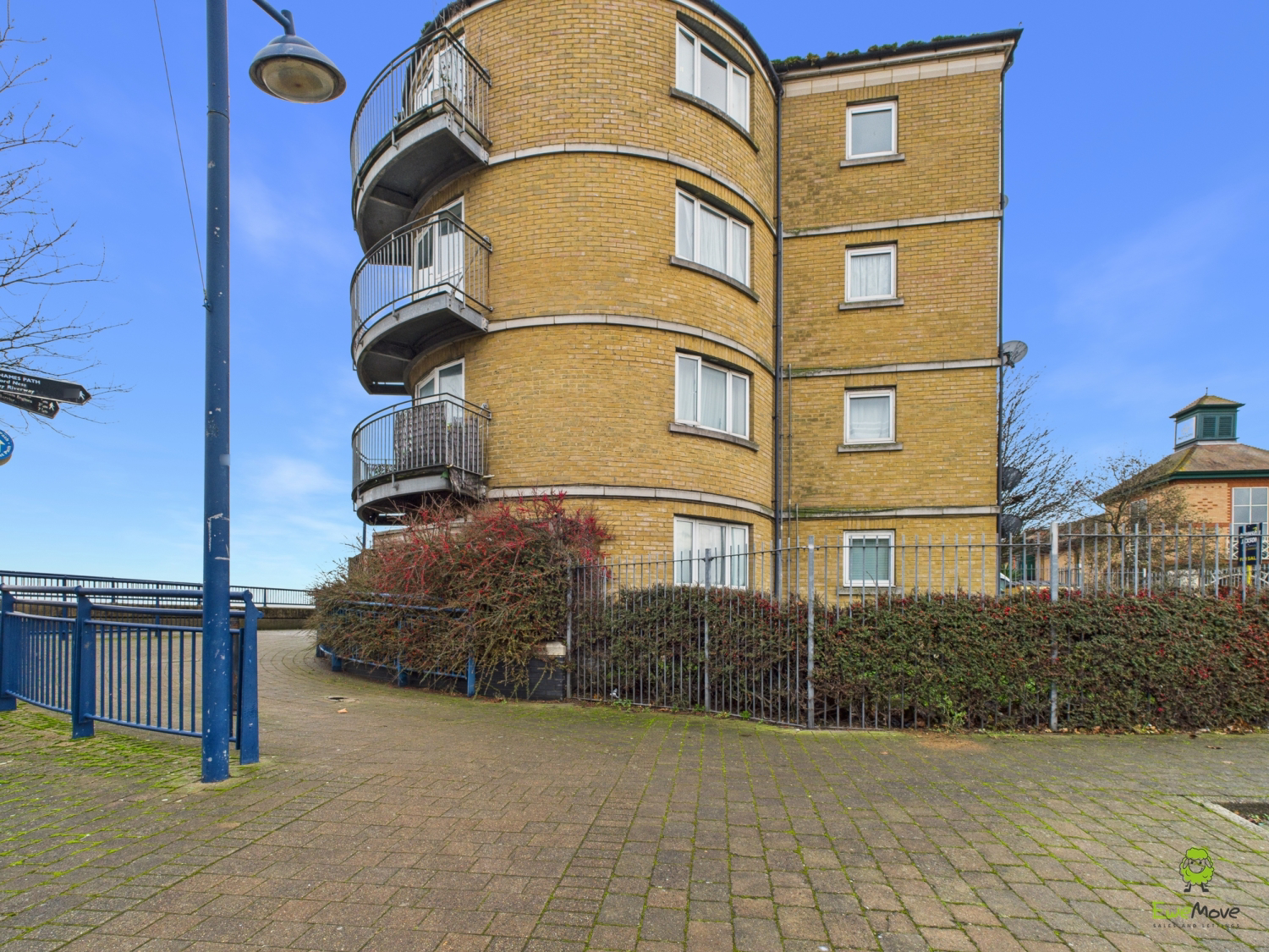 Presented by Kevin at EweMove Bexleyheath and Dartford
Boroughs
