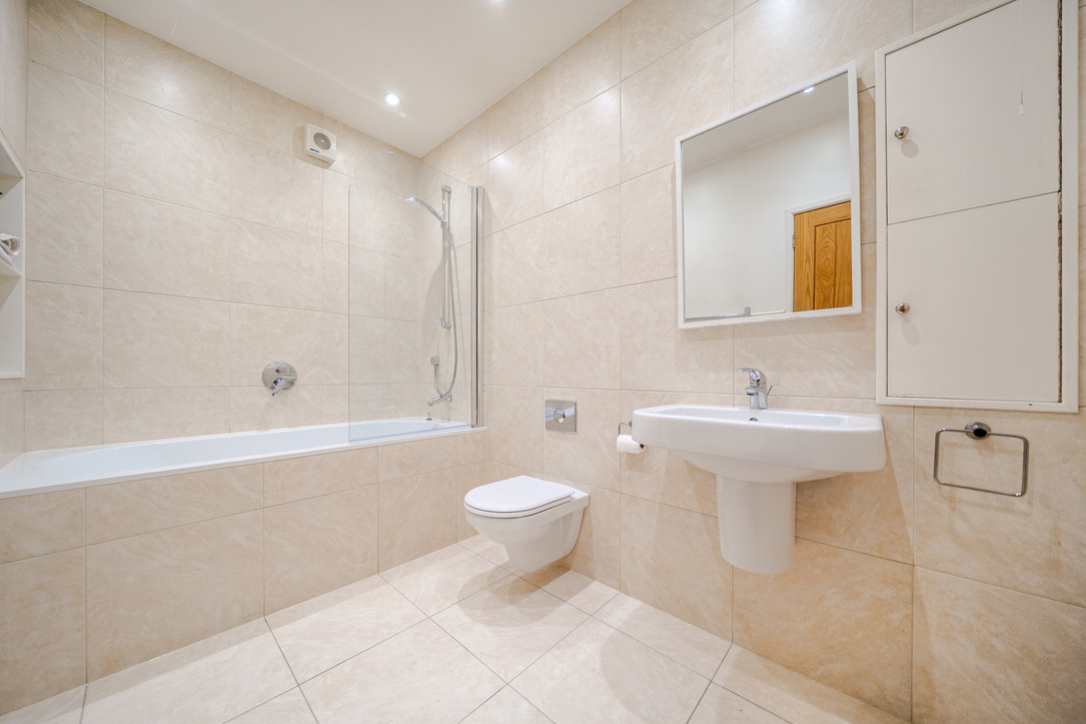 Larkfield Grange, Larkfield Road, Rawdon, Leeds, West Yorkshire, LS19 6DZ, photo 14