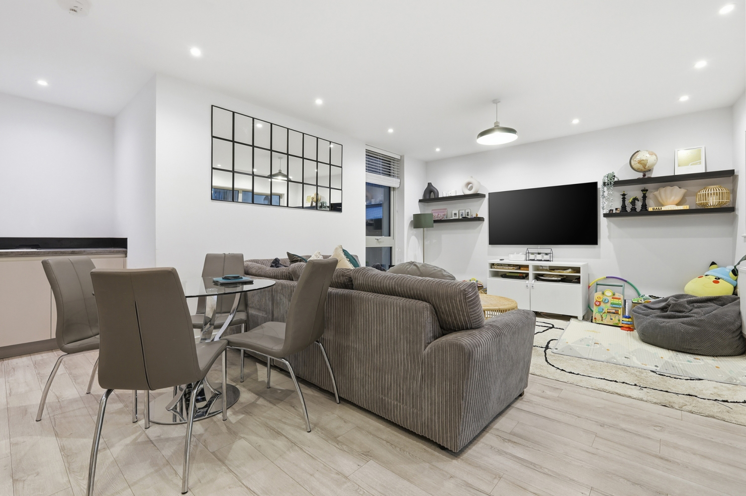 New Willow House, 210 Plaistow Road, London, E13, photo 6
