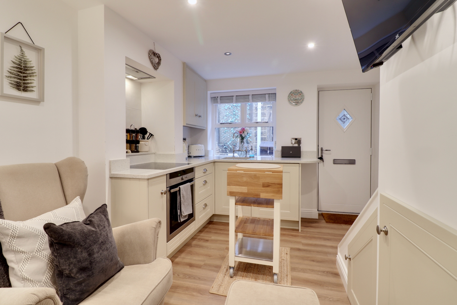 Rear of 7 New Market, Otley, LS21 3AE, photo 3