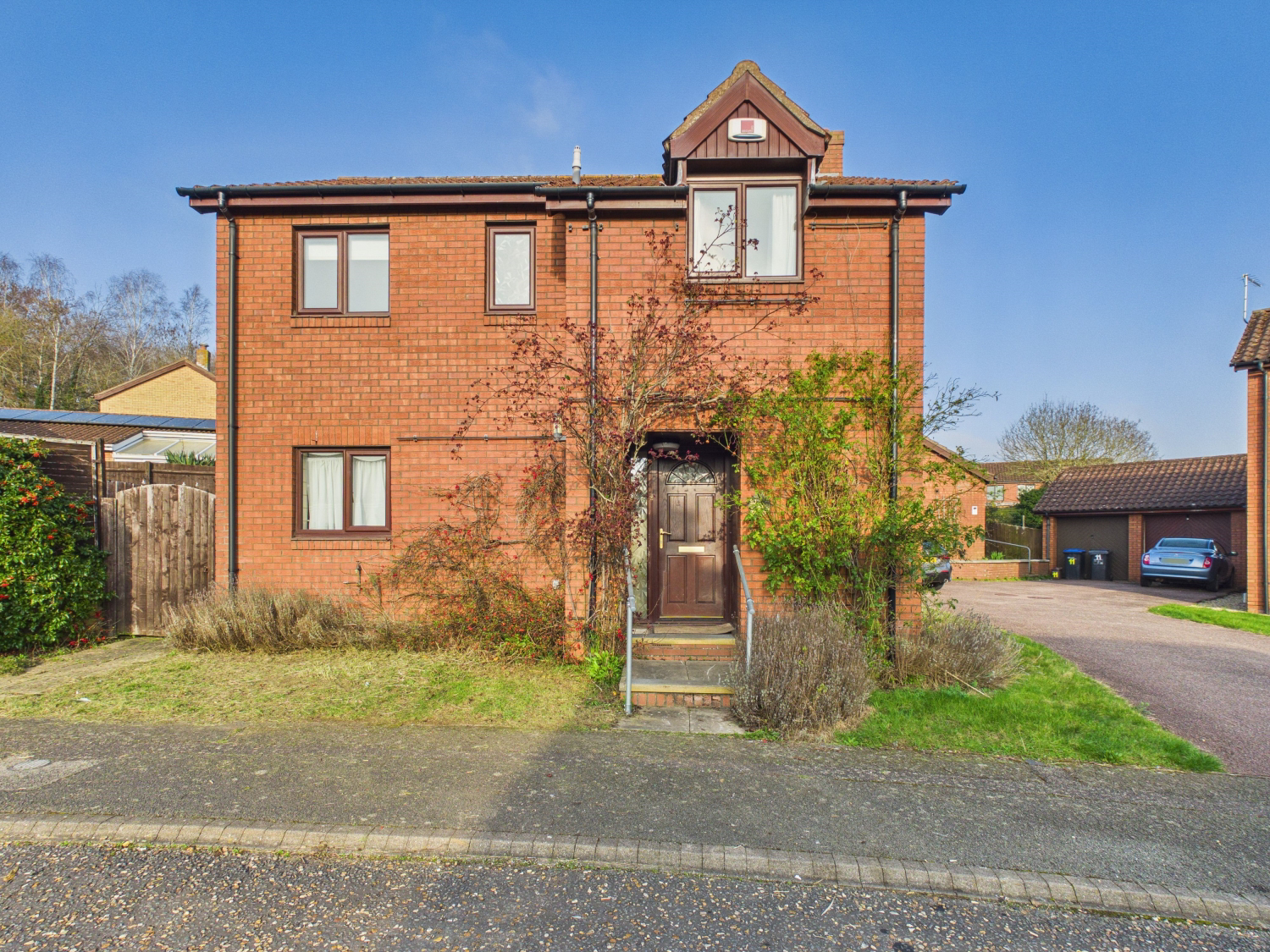 Lapwing Close, East Hunsbury, Northampton, NN4 0RT