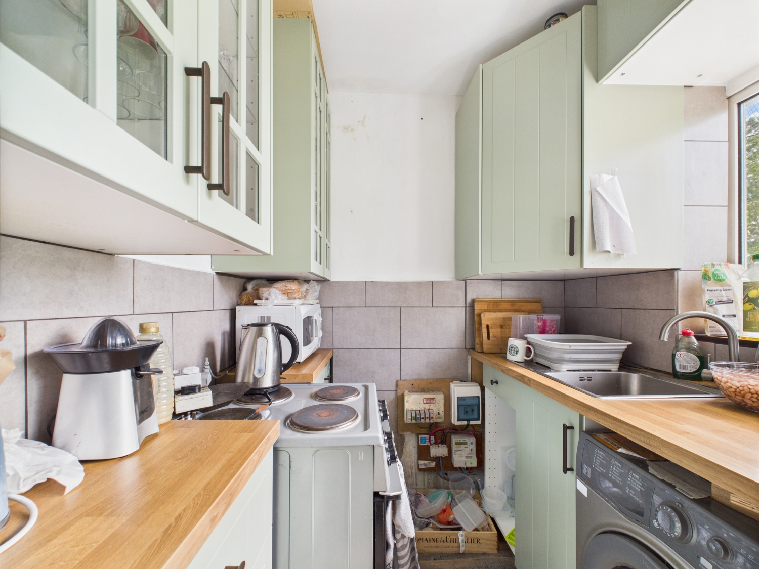 Albany Court Blundell Road, Edgware, Middlesex, HA8, photo 2