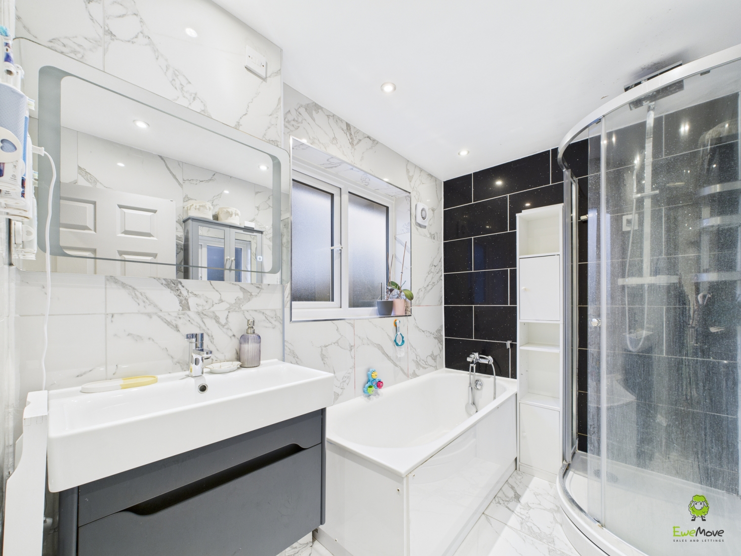 Presented by Clinton at EweMove Bexleyheath and Dartford
Boroughs
