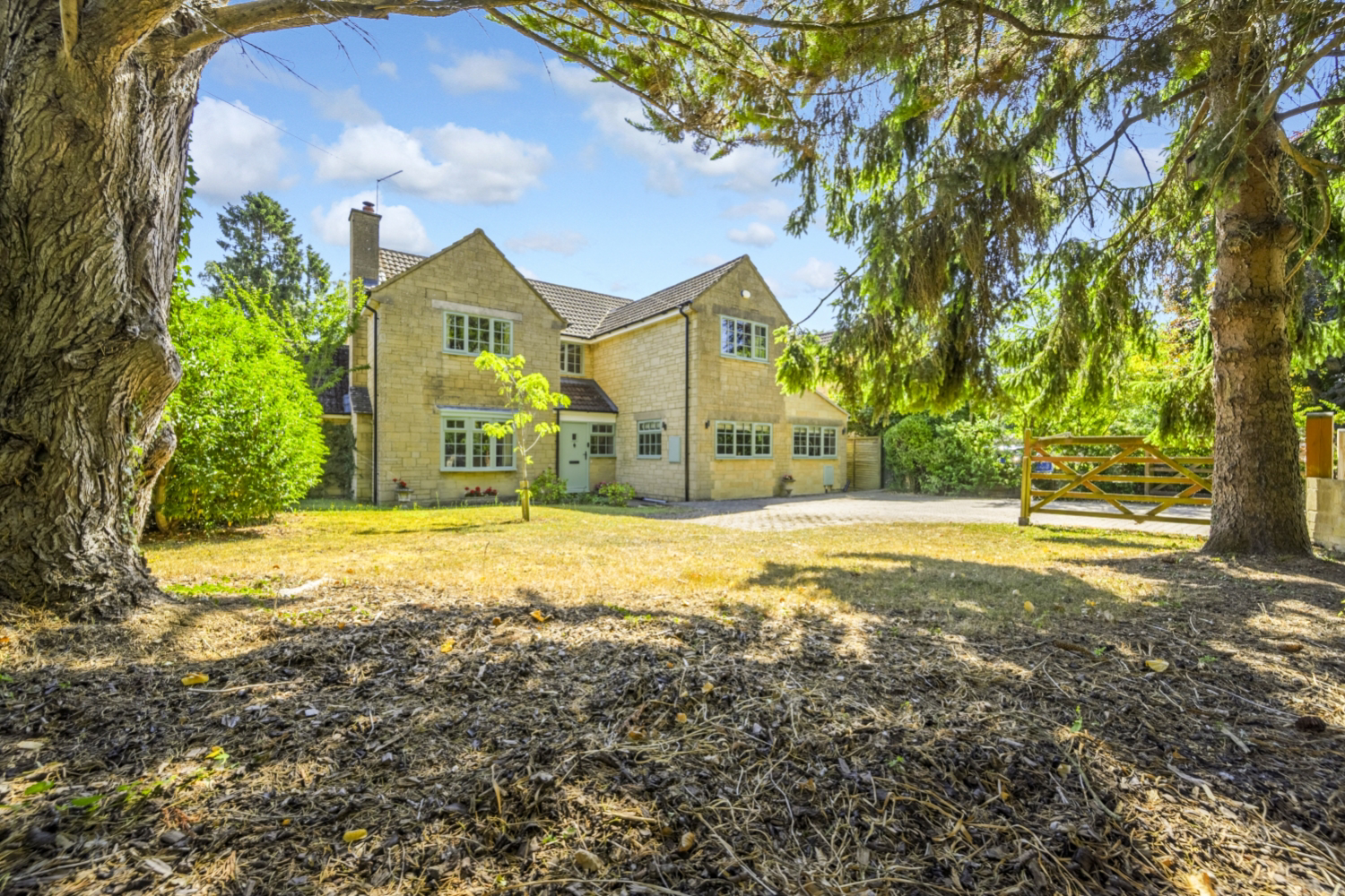 Cirencester Road, South Cerney, photo 6