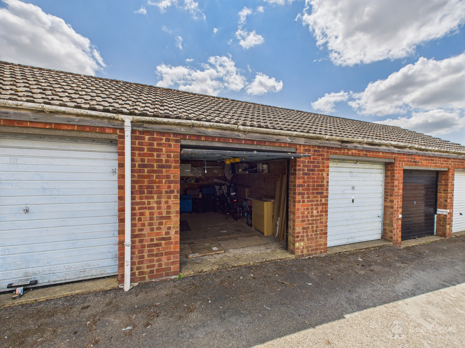 Garage- Mark Stephens EweMove Newmarket and Soham 