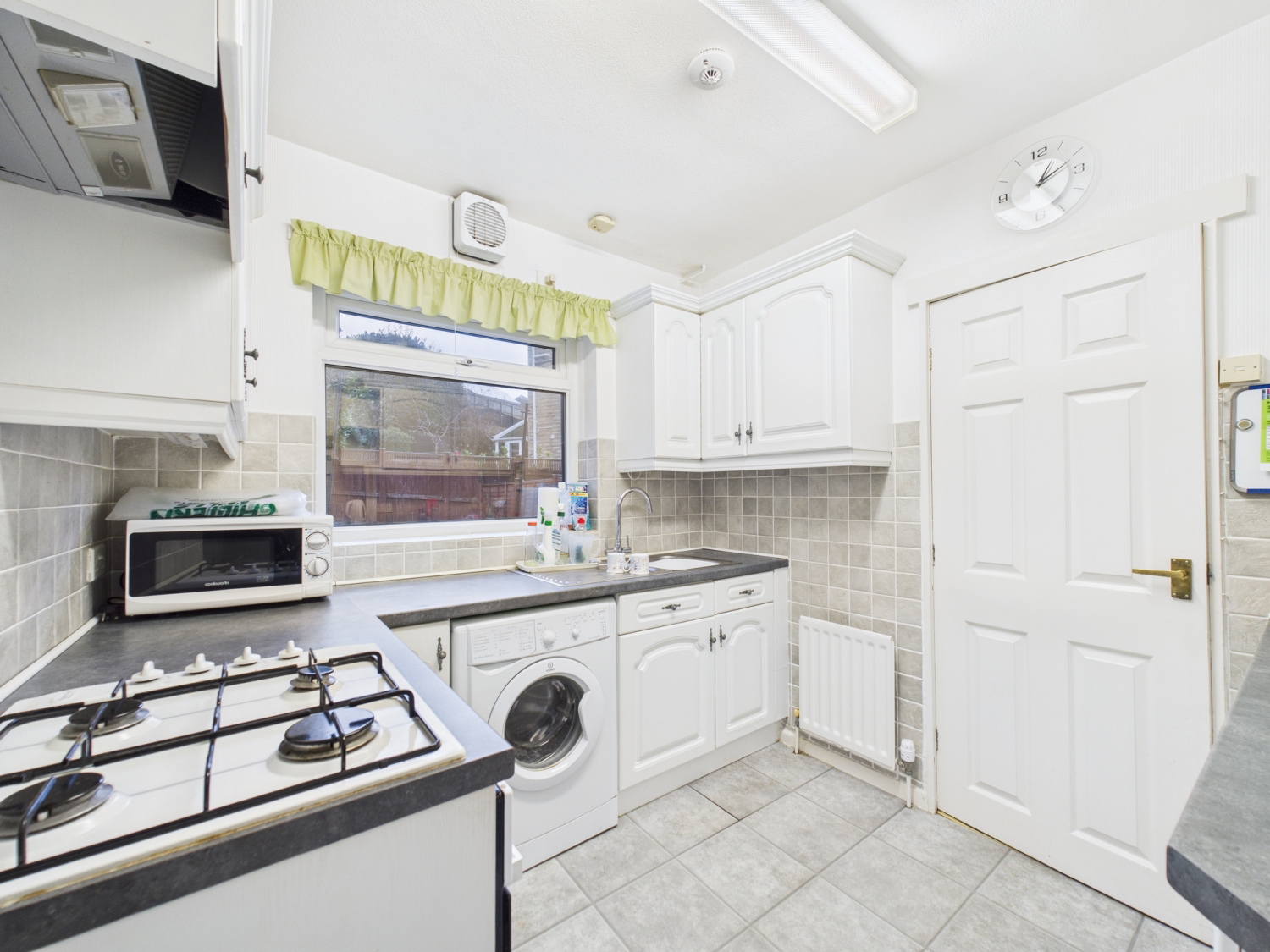 WOODROYD DRIVE, HALIFAX, WEST YORKSHIRE, HX3, photo 3