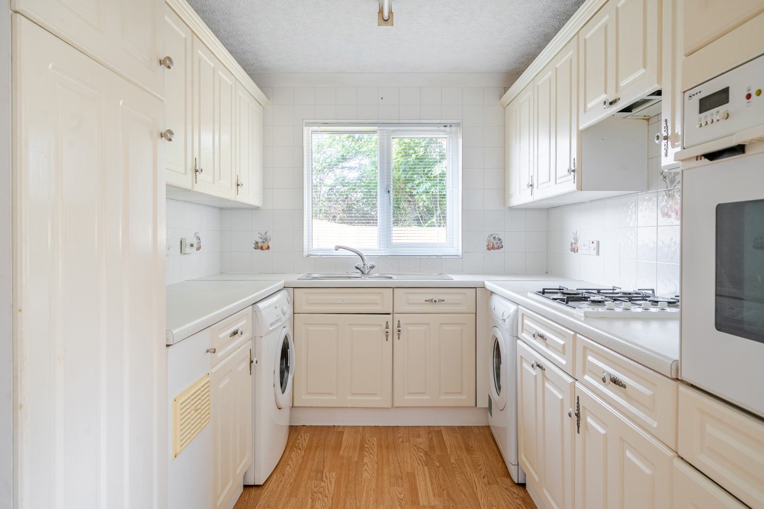 Springfield Crescent, Fremington, Barnstaple, Devon, EX31, photo 2