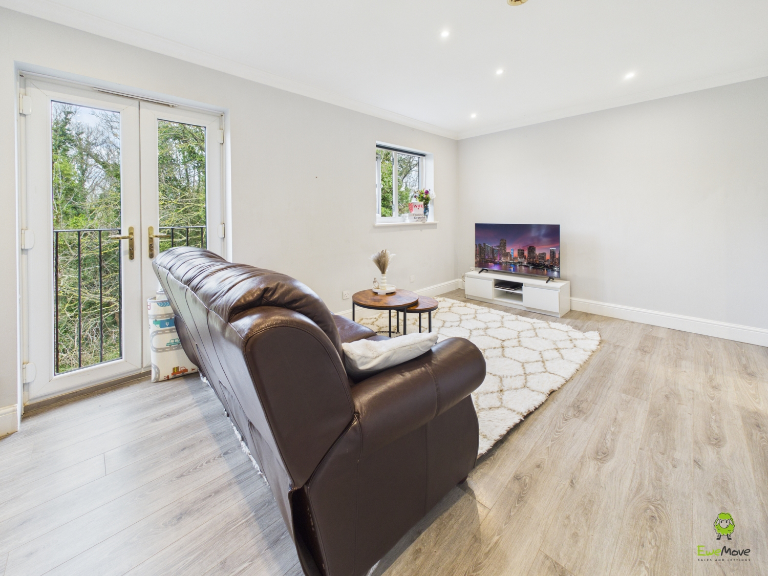 Winston Close, Greenhithe, Kent, DA9, photo 2