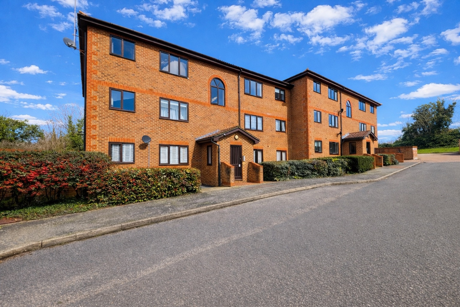 Winston Close, Greenhithe, Kent, DA9