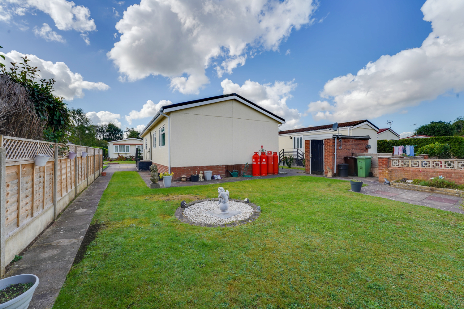 90 Lodgefield Park, Stafford, photo 5