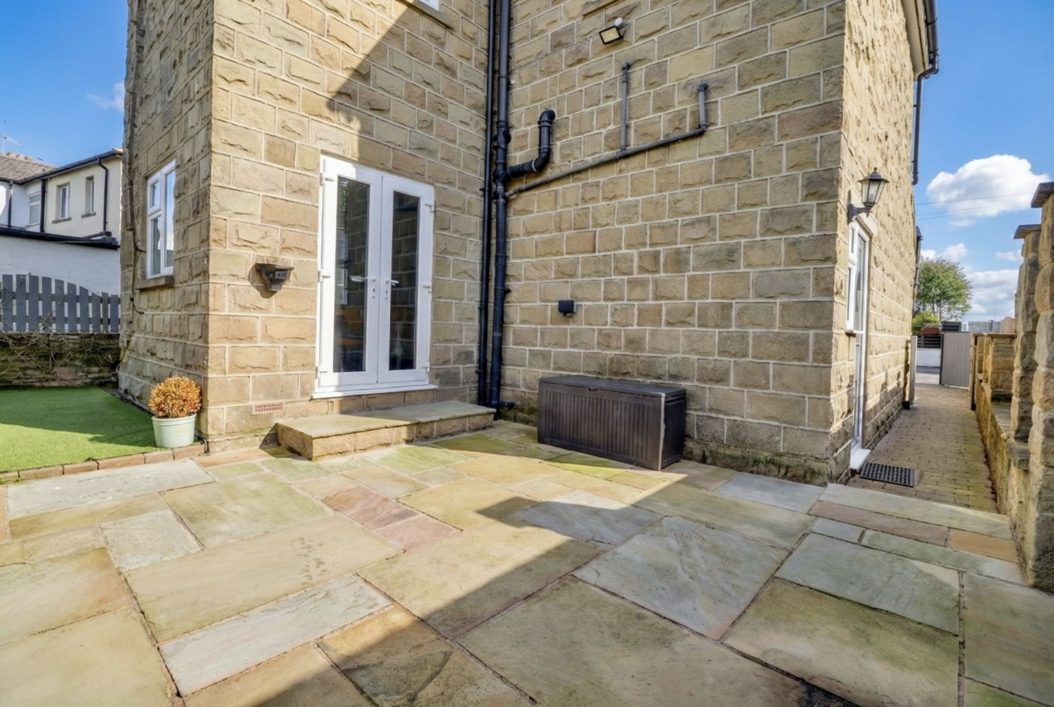 Sunnybank Crescent, Yeadon, Leeds, LS19 7TE, photo 25