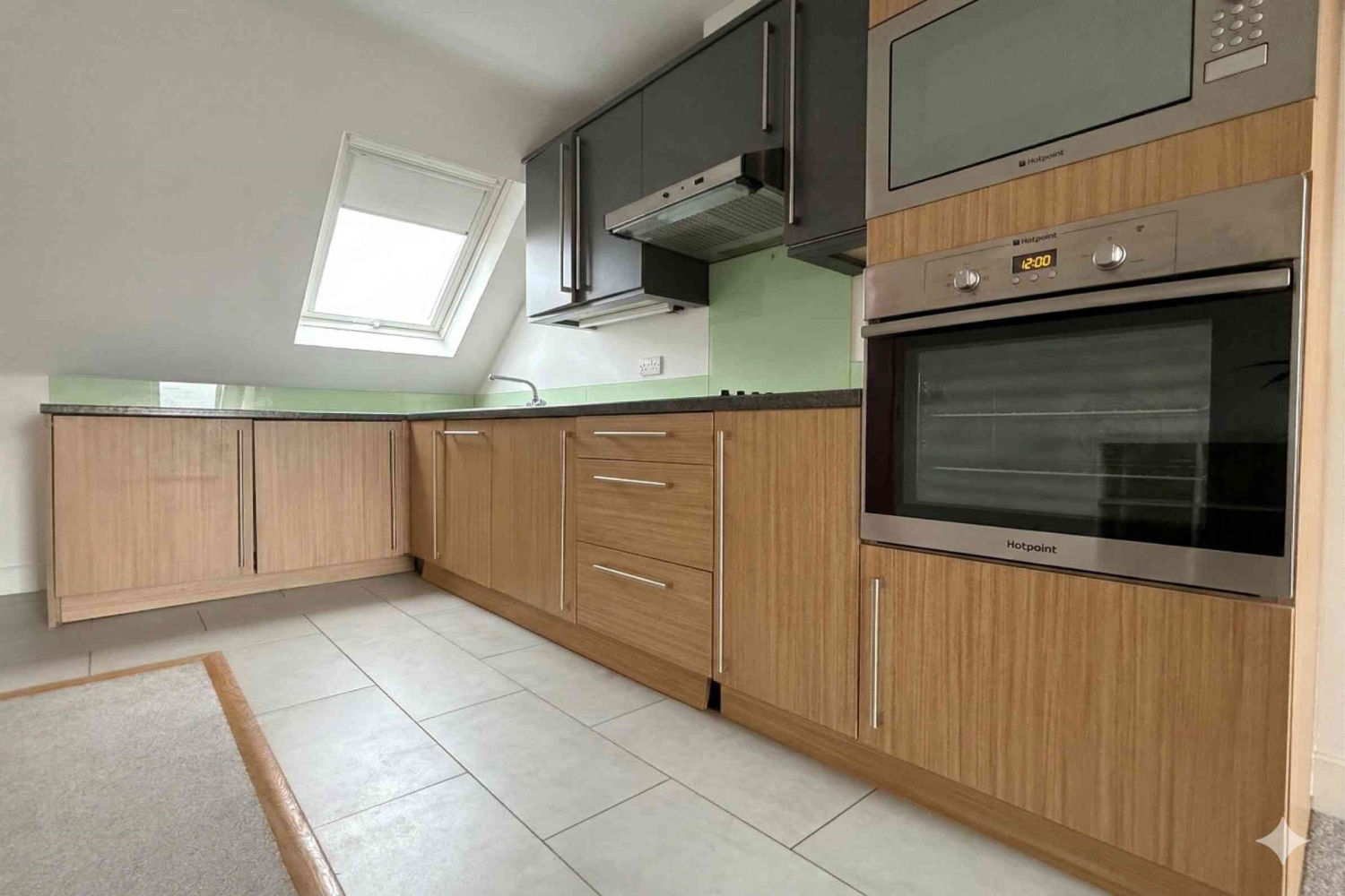 Cygnet House, 45-47 High Street, Leatherhead, Surrey, KT22, photo 4