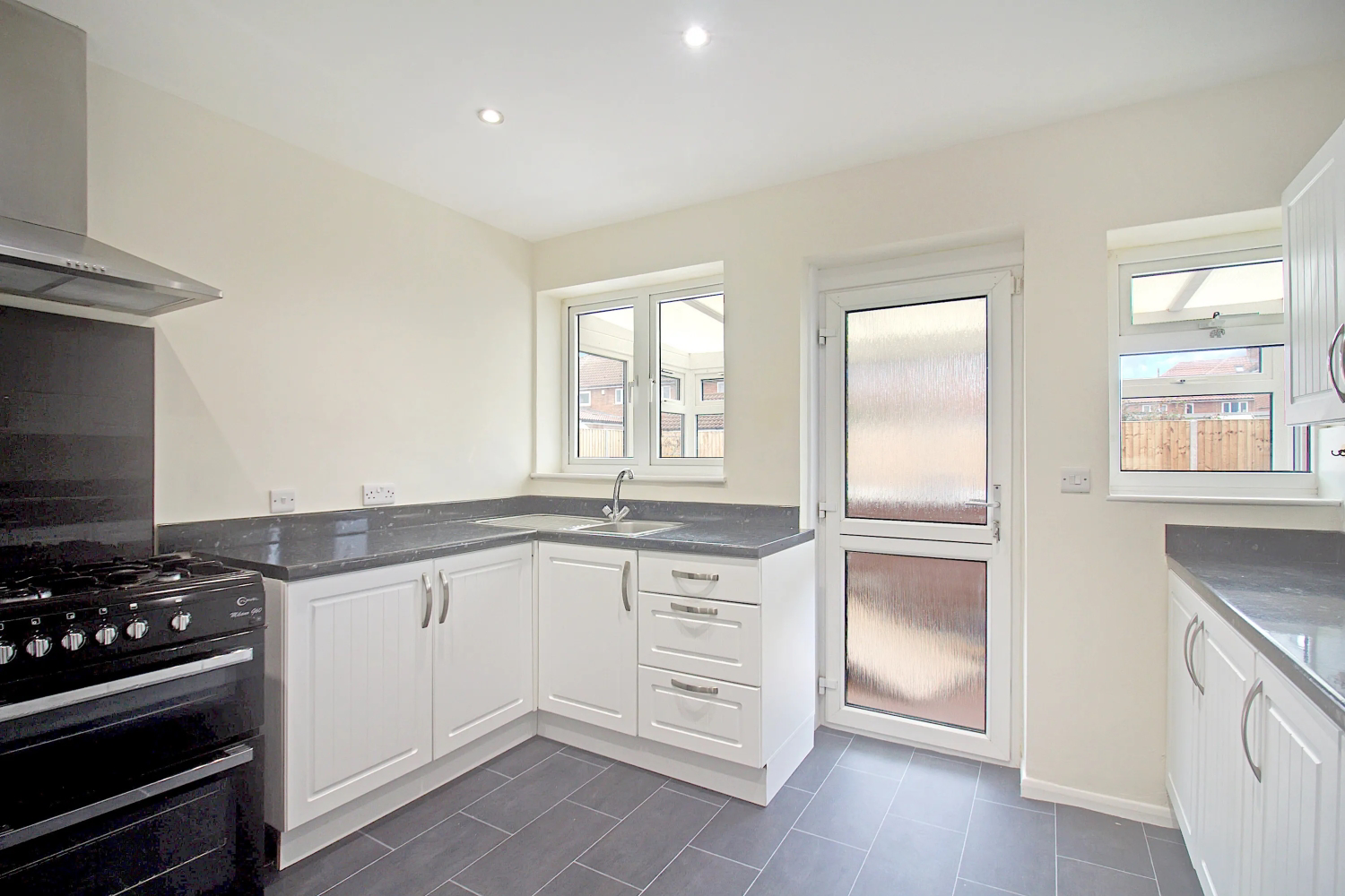 Almsford Drive, York, North Yorkshire, YO26 5NR, photo 4