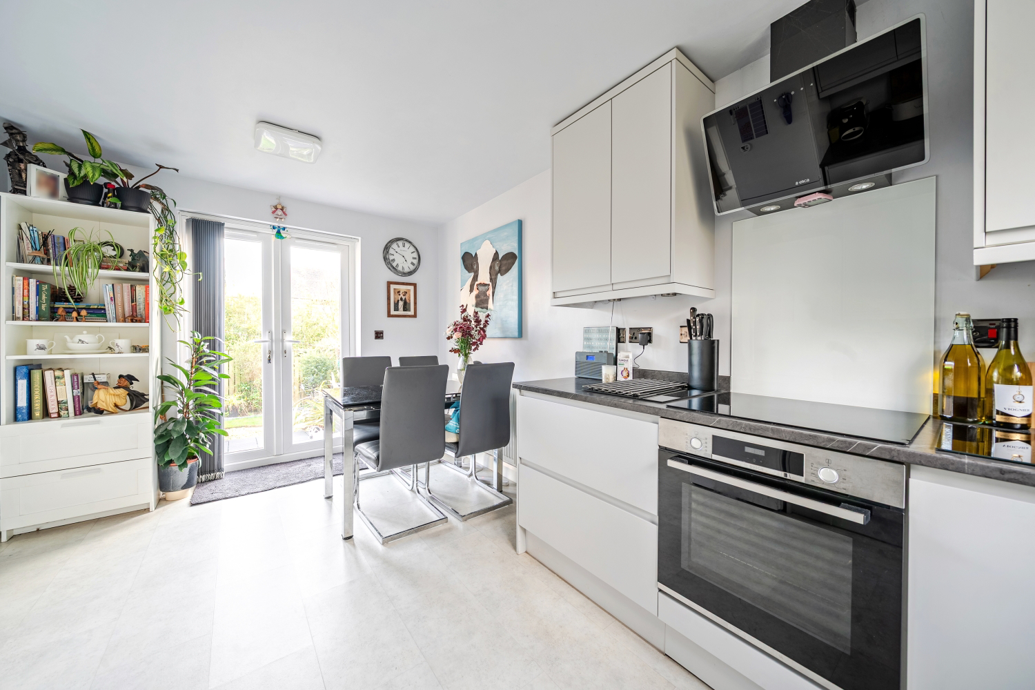 Kitchen dining room