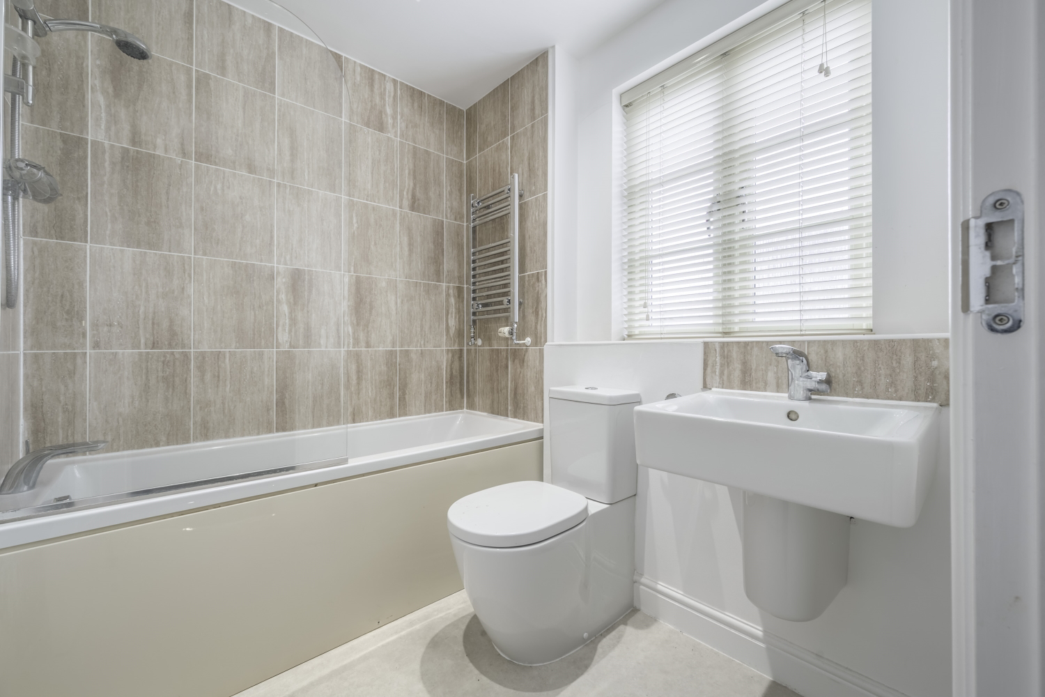 Ormand Close, Cirencester, Gloucestershire, GL7, photo 13