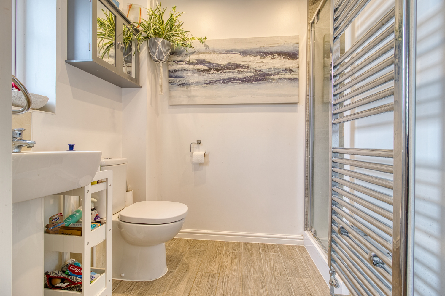 En-Suite - EweMove Swindon South