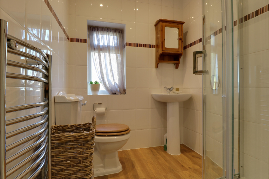 New Row, Bourne Road, Corby Glen, Grantham, Lincs, photo 11