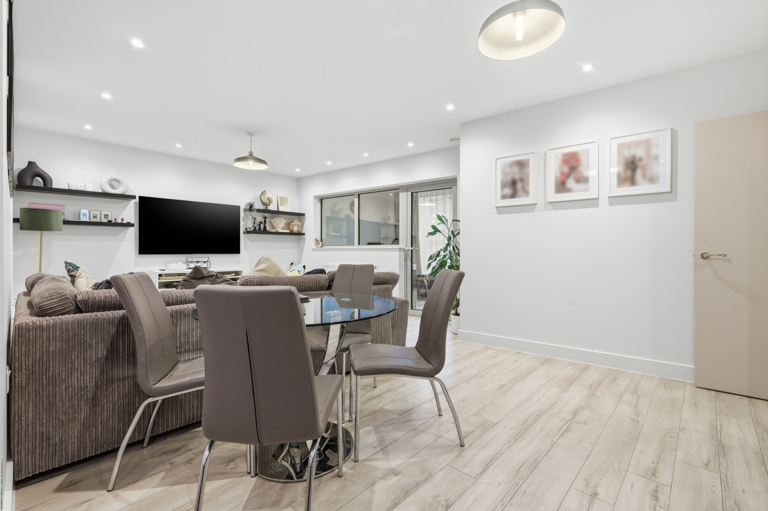 New Willow House, 210 Plaistow Road, London, E13, photo 3
