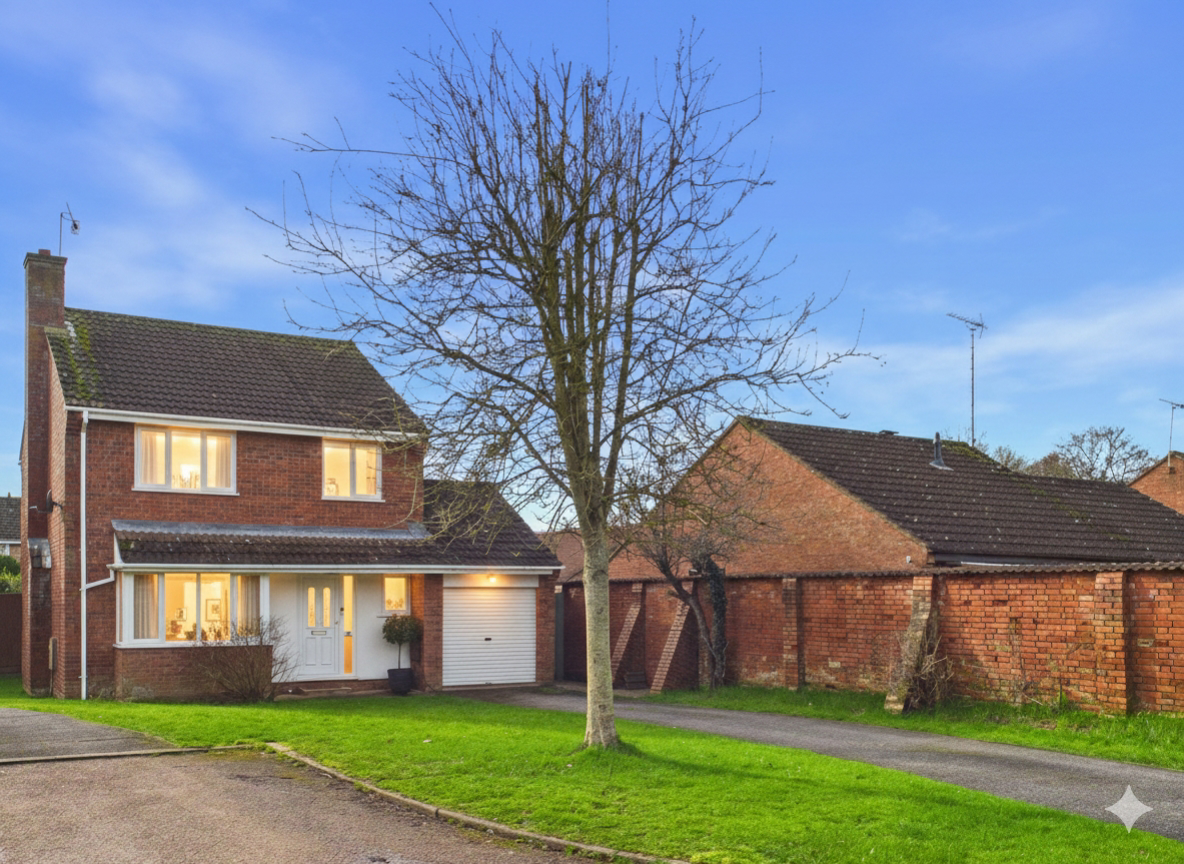 Chestnut Drive Willand, Willand, Cullompton, Devon, EX15