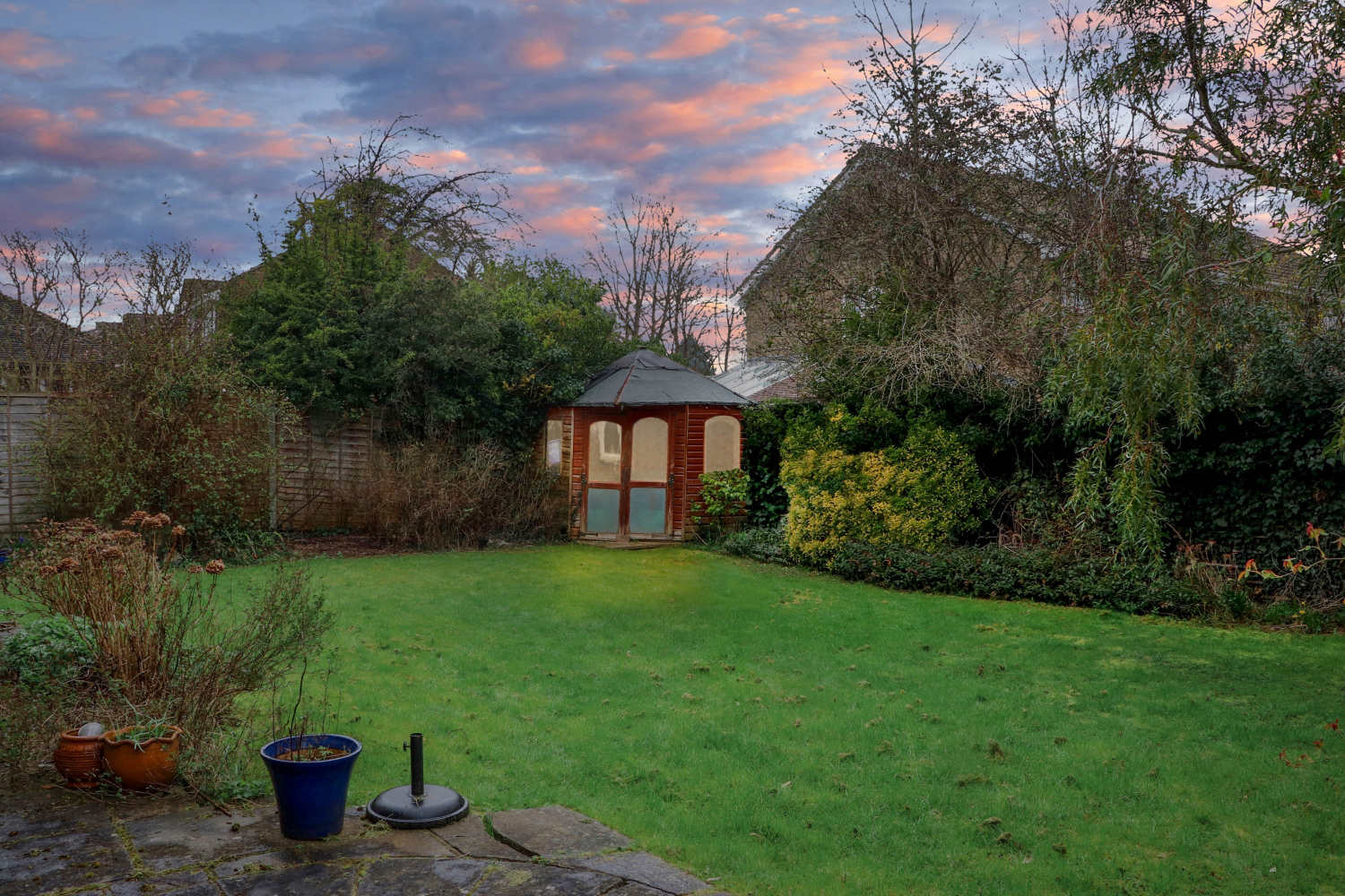14 Dunlin Rise, GUILDFORD, photo 2