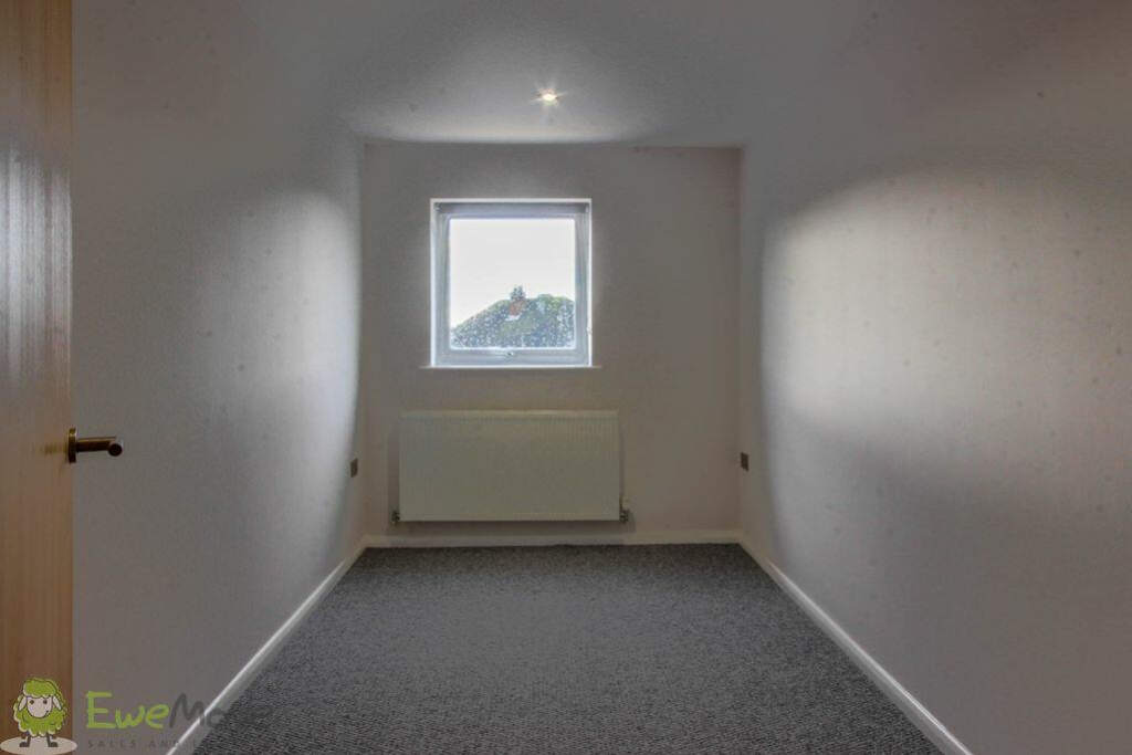 Flat 6 The Hawthorns, 26 Church Road, St. Marks, Cheltenham, photo 9