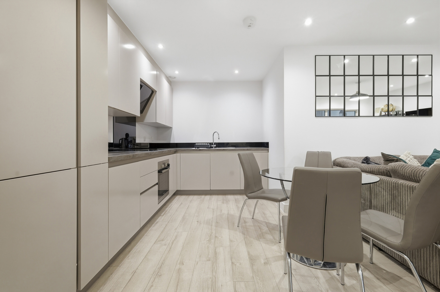 New Willow House, 210 Plaistow Road, London, E13, photo 9