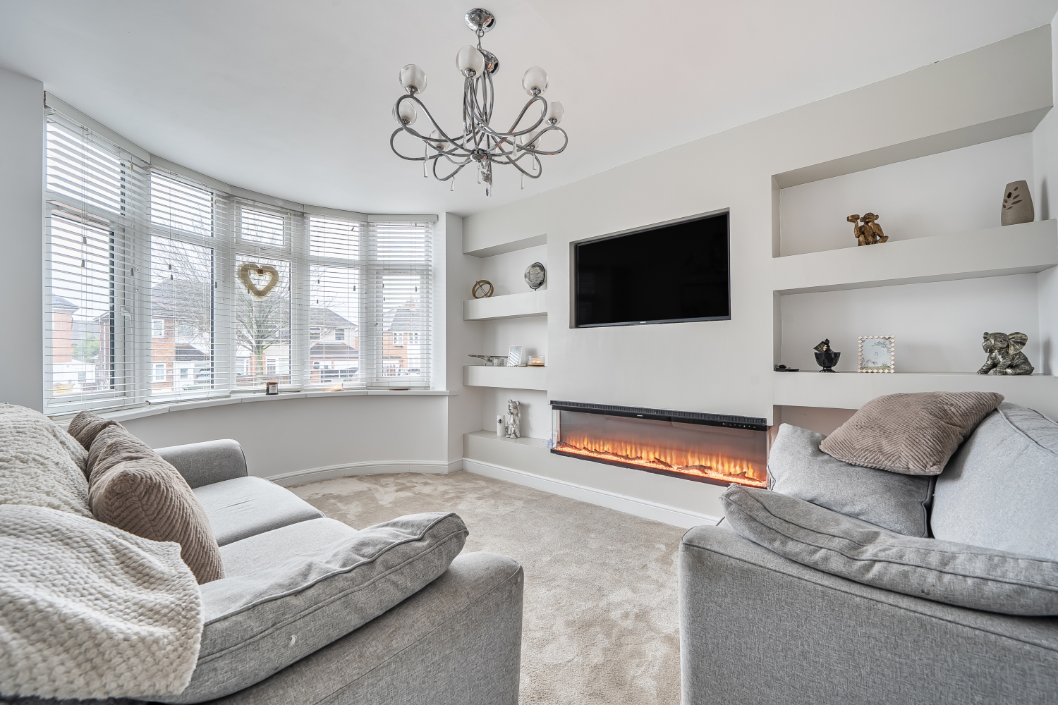Elmfield Road, Castle Bromwich. BIRMINGHAM, B36 0HN, photo 2