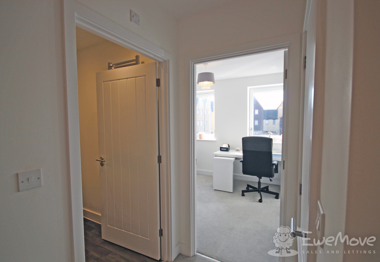 Cherry Hinton Close, Ebbsfleet Valley, Kent, DA10, photo 8