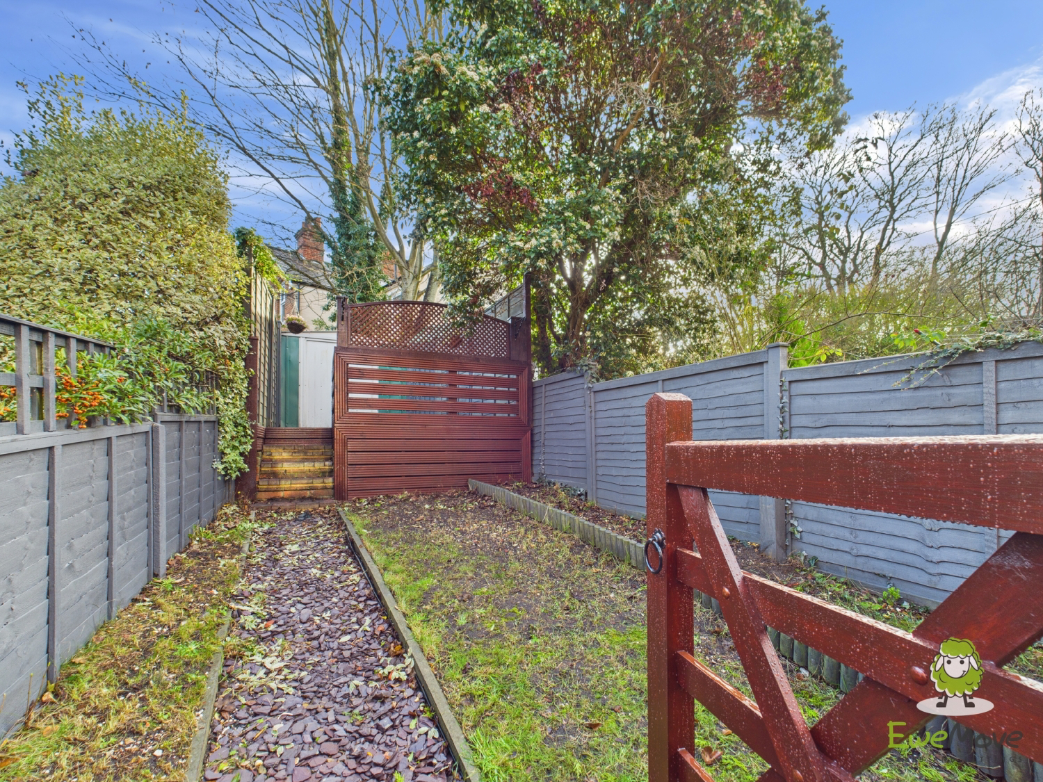 EweMove Basingstoke Estate Agents 78 Winchester Road -Garden