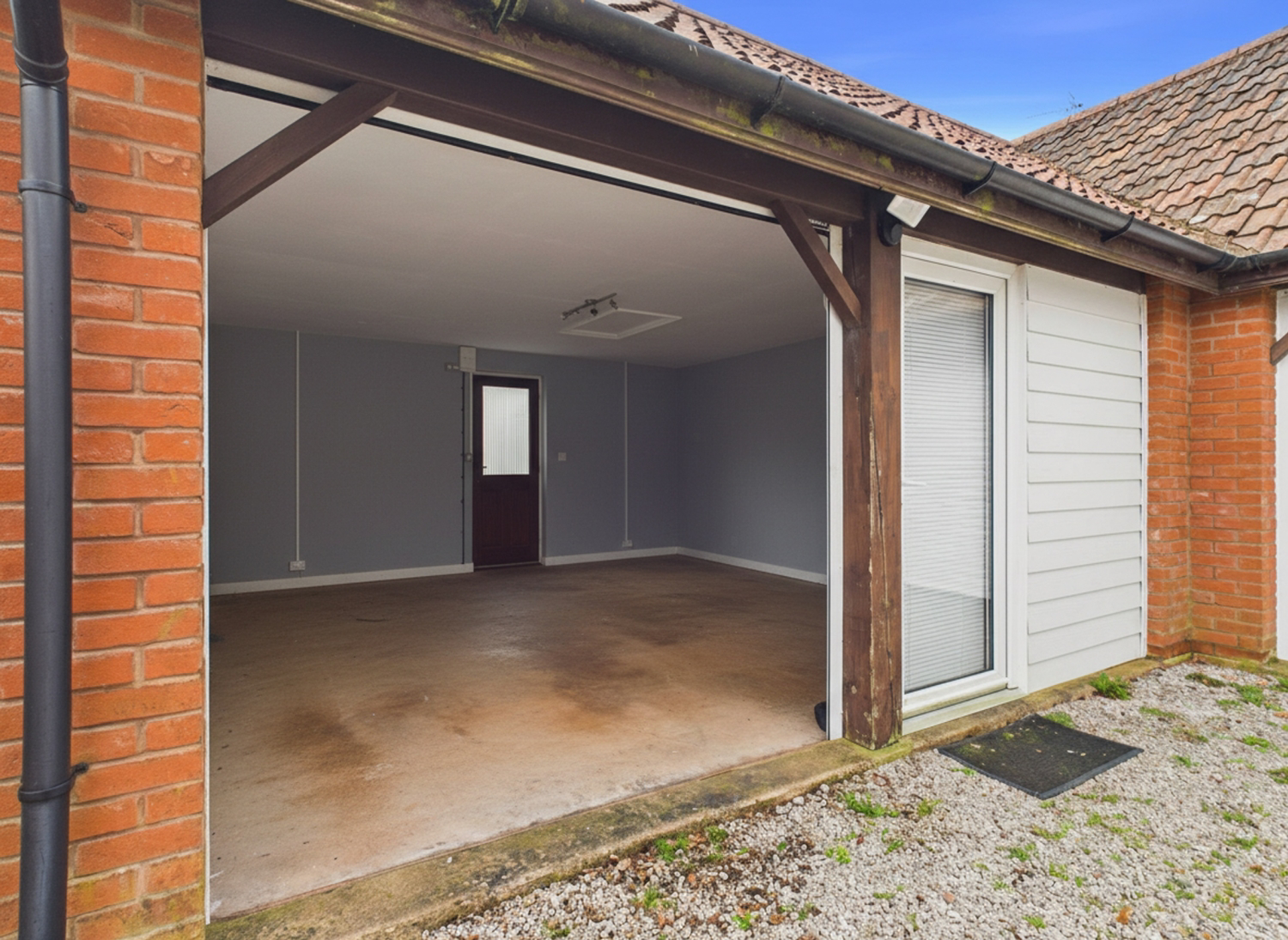 EWEMOVE TIVERTON - EASTWICK BARTON
